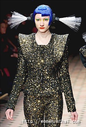 เก็บตก แฟชั่นโชว์ไอเดียล้ำ แต่ฮากันเป็นล่ำเป็นสัน