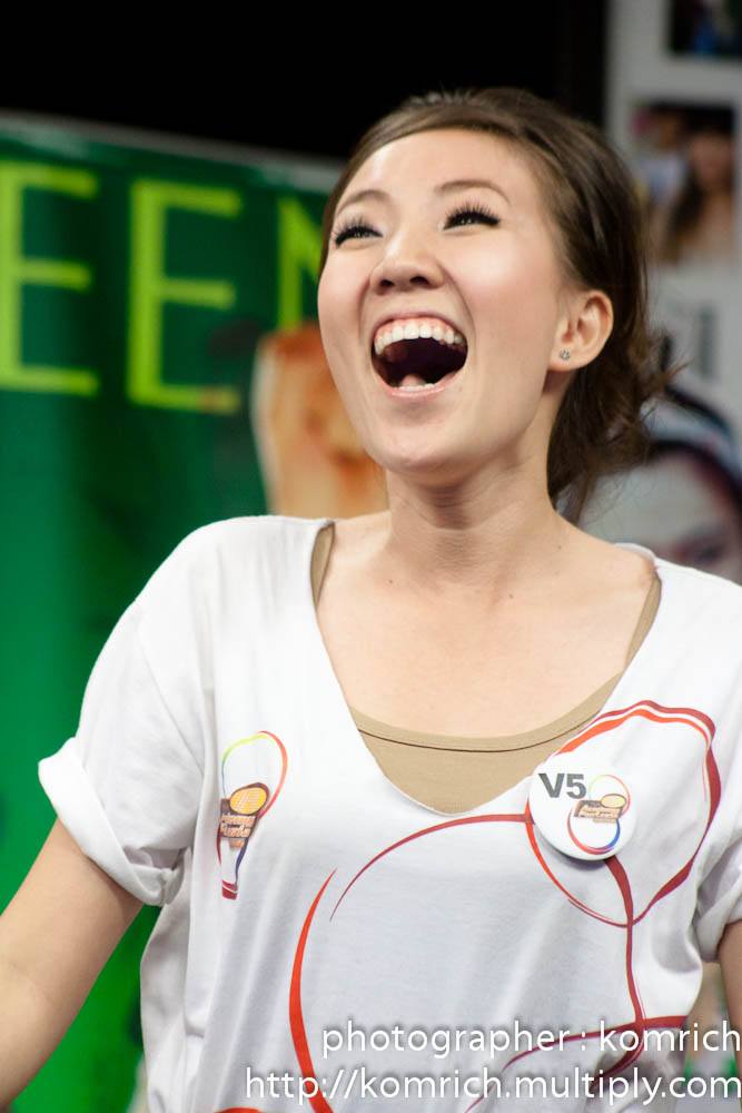 น้องปิ๊ก V5 ตัวแทน ม.บูรพา ในรายการ AF8