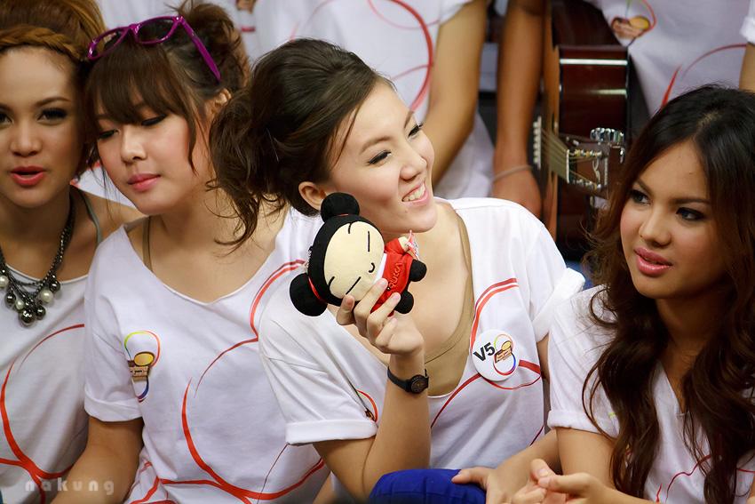 น้องปิ๊ก V5 ตัวแทน ม.บูรพา ในรายการ AF8