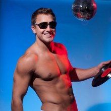 ฟังเพลงกับหนุ่มๆ