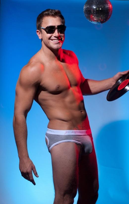 ฟังเพลงกับหนุ่มๆ