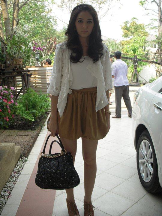 ชมพู่ อารยา กับชุดของที่ใส่เล่นละคร