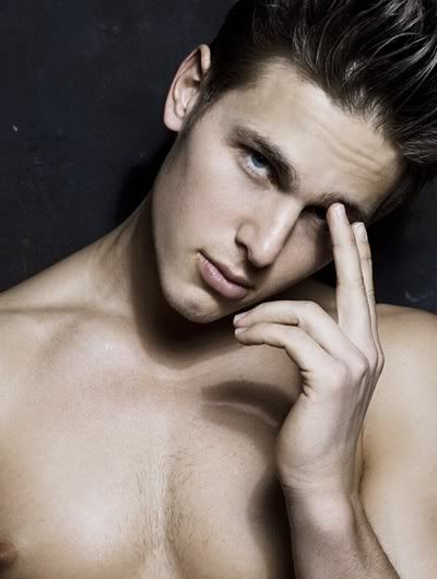 นายแบบหุ่นดีเบาๆ