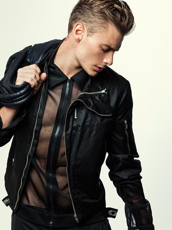 นายแบบหุ่นดีเบาๆ