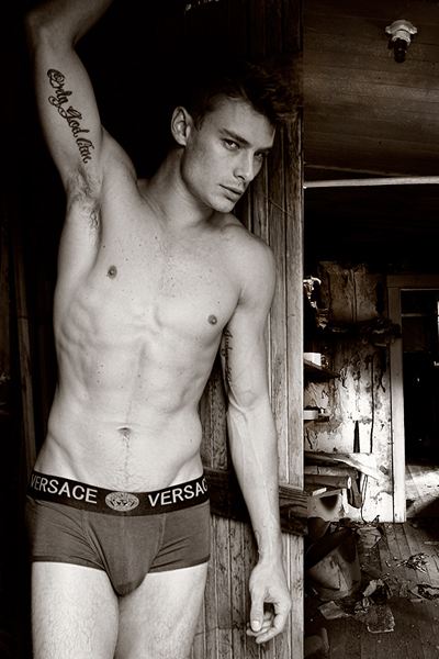 นายแบบหุ่นดีเบาๆ