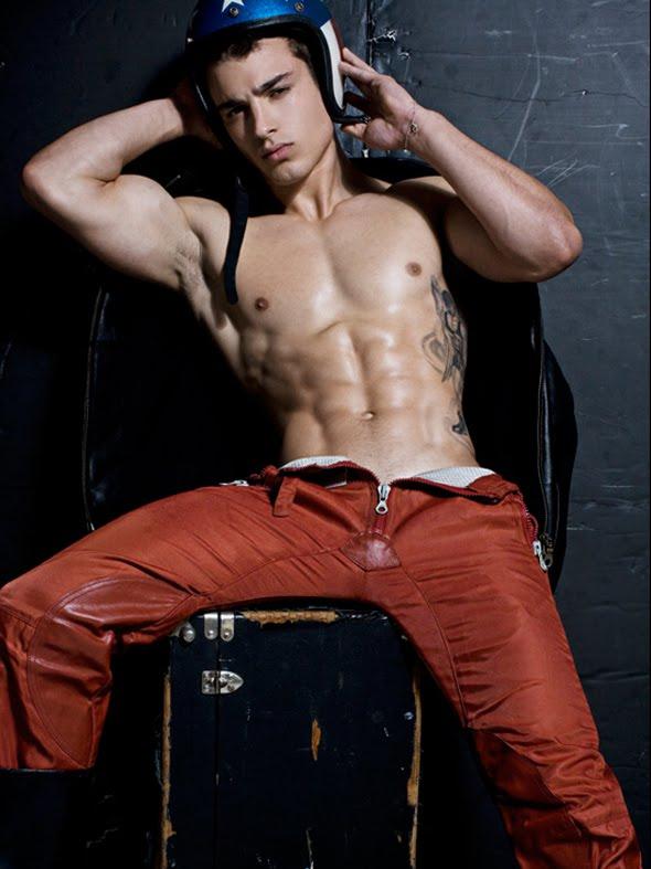 นายแบบหุ่นเซ็กซี่