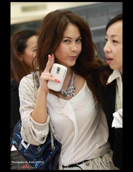 ดาราทำท่าปากจู๋ แบ๊วๆน่ารักๆ