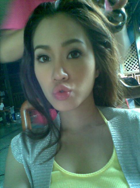 ดาราทำท่าปากจู๋ แบ๊วๆน่ารักๆ