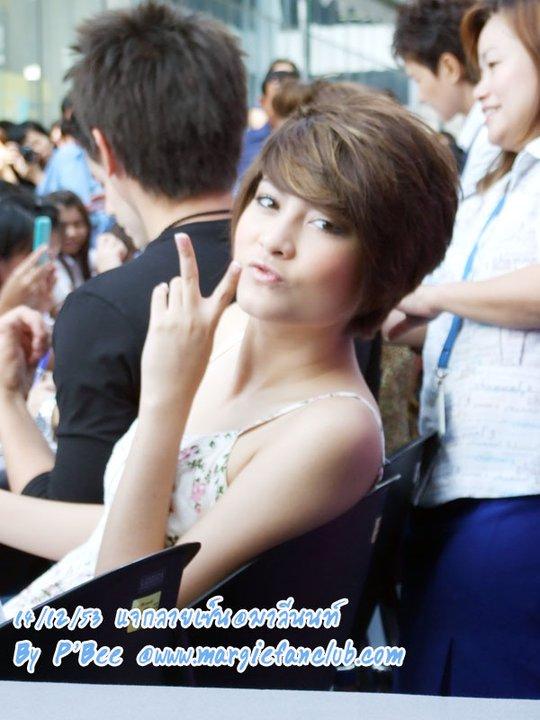 ดาราทำท่าปากจู๋ แบ๊วๆน่ารักๆ