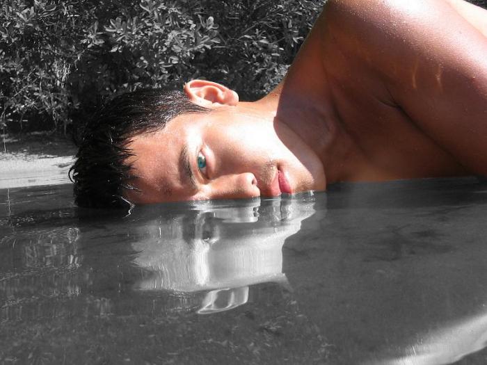 หนุ่ม Long Her