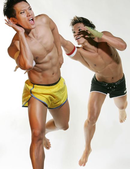 แรงเข้มกับ Ricky Tang