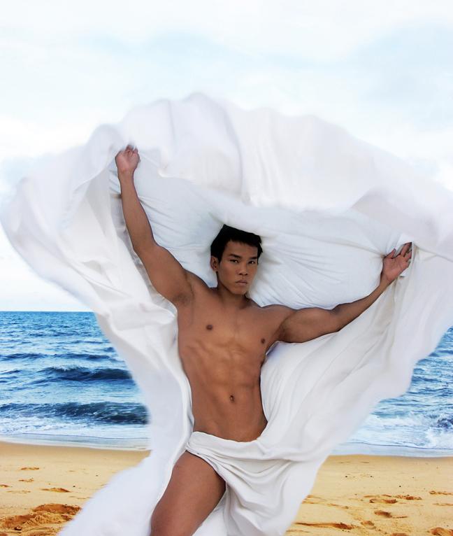 แรงเข้มกับ Ricky Tang