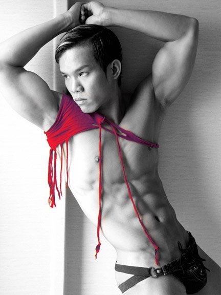 แรงเข้มกับ Ricky Tang