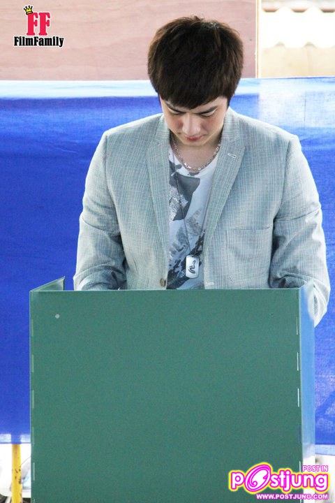 Pic.ฟิล์ม-รัฐภูมิ ใช้สิทธิ์เลือกตั้งล่วงหน้า