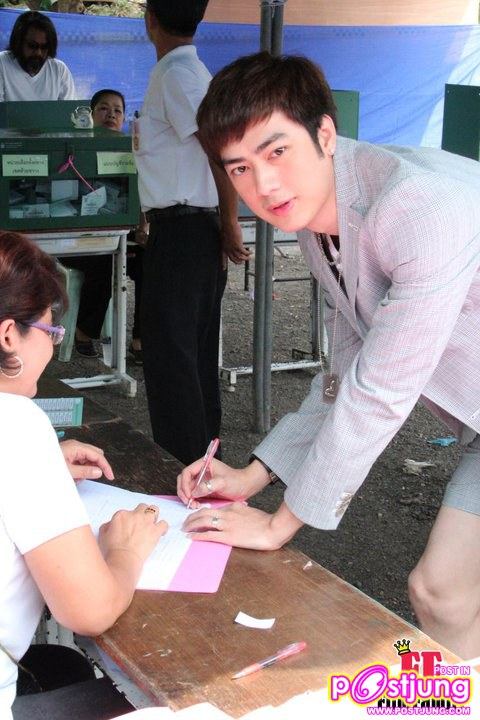 Pic.ฟิล์ม-รัฐภูมิ ใช้สิทธิ์เลือกตั้งล่วงหน้า