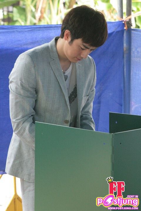 Pic.ฟิล์ม-รัฐภูมิ ใช้สิทธิ์เลือกตั้งล่วงหน้า