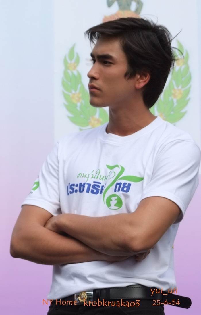 ณเดชน์ งานรณรงค์เลือกตั้ง"รวมพลคนรุ่นใหม่ หัวใจประชาธิปไตย"