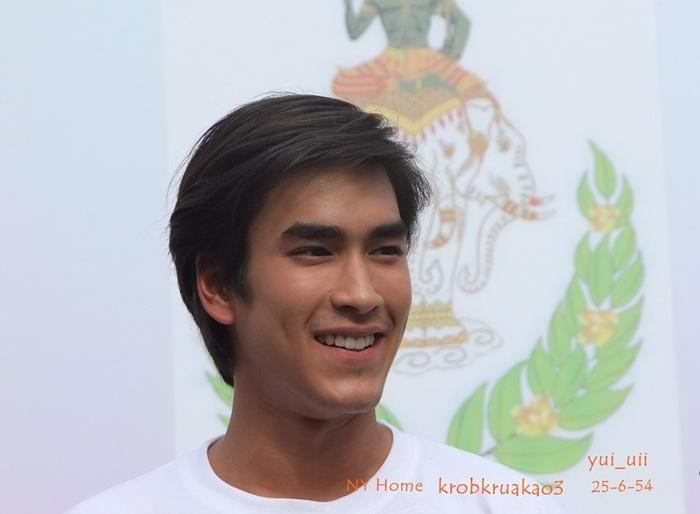 ณเดชน์ งานรณรงค์เลือกตั้ง"รวมพลคนรุ่นใหม่ หัวใจประชาธิปไตย"
