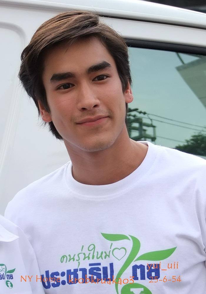 ณเดชน์ งานรณรงค์เลือกตั้ง"รวมพลคนรุ่นใหม่ หัวใจประชาธิปไตย"