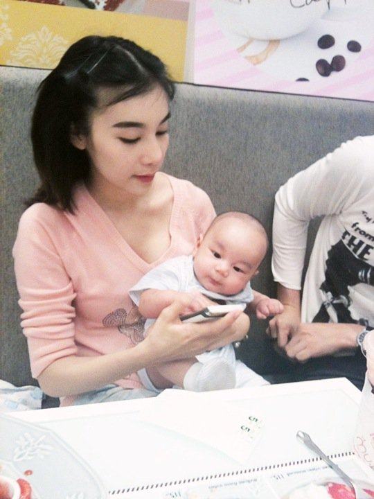 น้องนับเงิน น่ารักมาก คุณแม่สวย คุณพ่อก็หล่อค่า