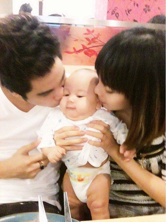 น้องนับเงิน น่ารักมาก คุณแม่สวย คุณพ่อก็หล่อค่า