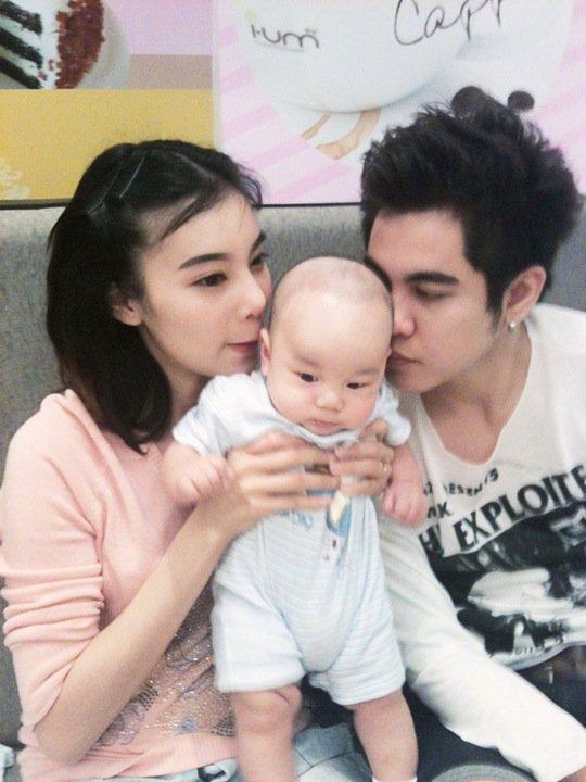 น้องนับเงิน น่ารักมาก คุณแม่สวย คุณพ่อก็หล่อค่า