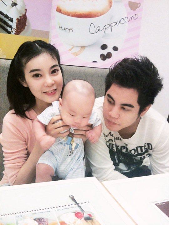 น้องนับเงิน น่ารักมาก คุณแม่สวย คุณพ่อก็หล่อค่า