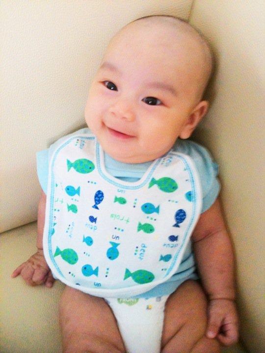 น้องนับเงิน น่ารักมาก คุณแม่สวย คุณพ่อก็หล่อค่า