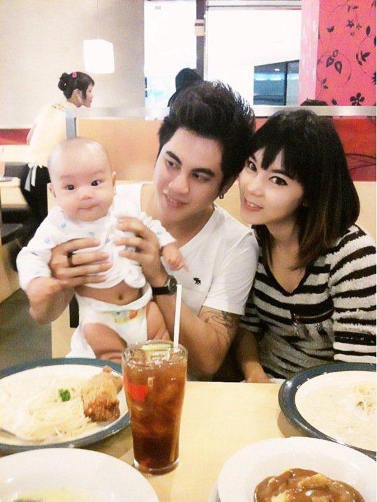 น้องนับเงิน น่ารักมาก คุณแม่สวย คุณพ่อก็หล่อค่า