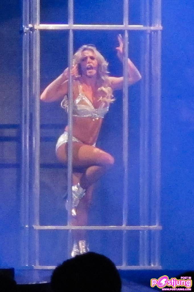 Britney Spears  Femme Fatale Tour 2011