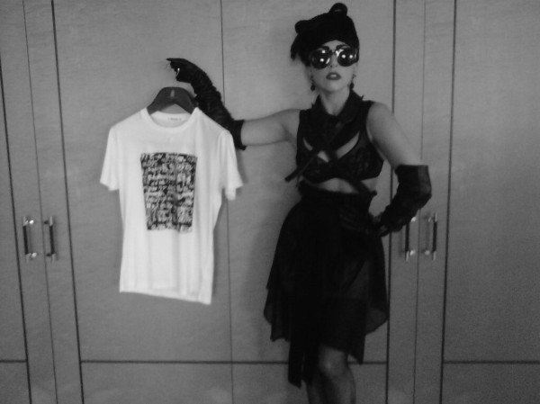 Lady GaGa The Edge Of Glory / Born This Way @ Tokyo Japan,6/25/11