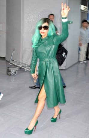 Lady GaGa The Edge Of Glory / Born This Way @ Tokyo Japan,6/25/11