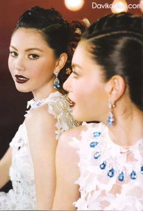 ใหม่-ดาวิกา & โย-ยศวดี @ ขวัญเรือน no.951 July 2011