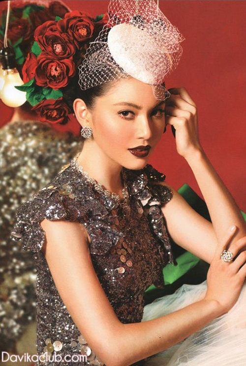 ใหม่-ดาวิกา & โย-ยศวดี @ ขวัญเรือน no.951 July 2011