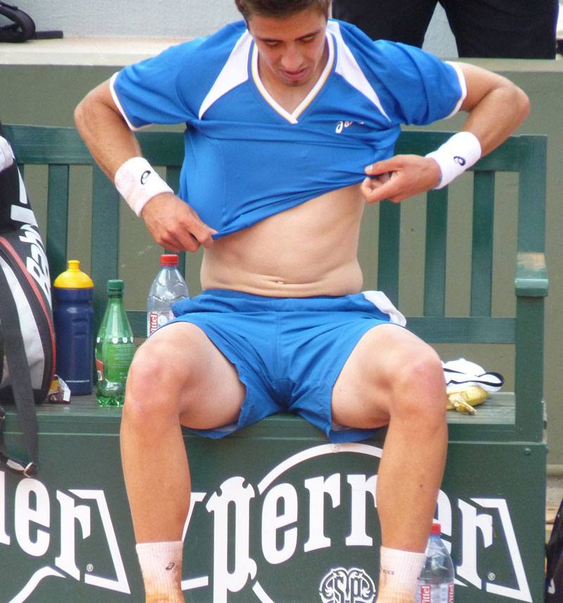 หนุุุุ่่่่่่่่่่่มนักเทนนิส