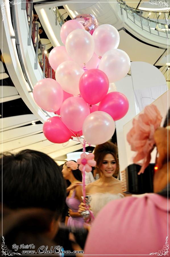 ชมพู่ อารยา เปิดตัวน้ำหอมคนเยอะมากๆ