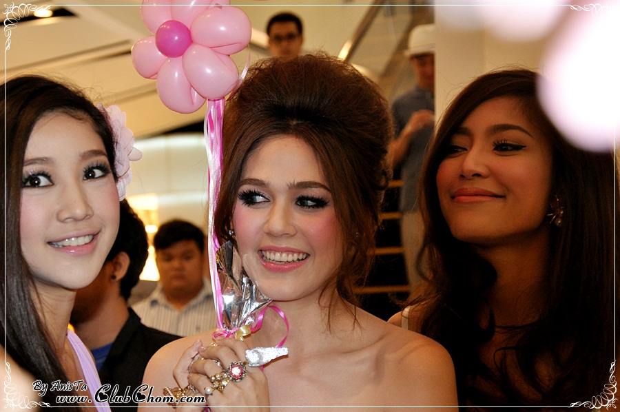 ชมพู่ อารยา เปิดตัวน้ำหอมคนเยอะมากๆ