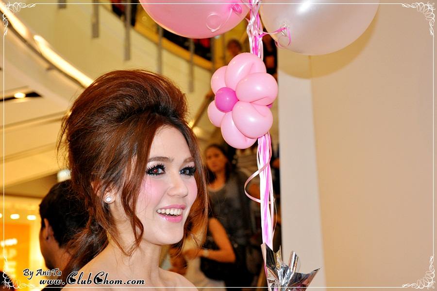 ชมพู่ อารยา เปิดตัวน้ำหอมคนเยอะมากๆ