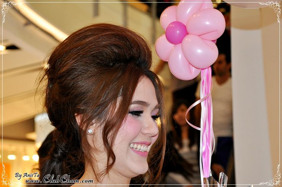 ชมพู่ อารยา เปิดตัวน้ำหอมคนเยอะมากๆ