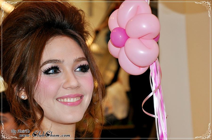 ชมพู่ อารยา เปิดตัวน้ำหอมคนเยอะมากๆ