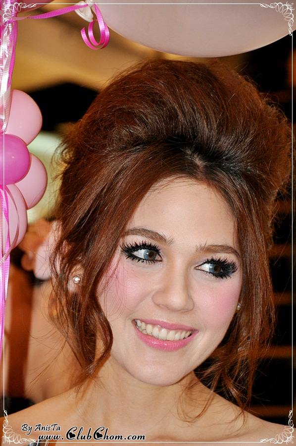 ชมพู่ อารยา เปิดตัวน้ำหอมคนเยอะมากๆ