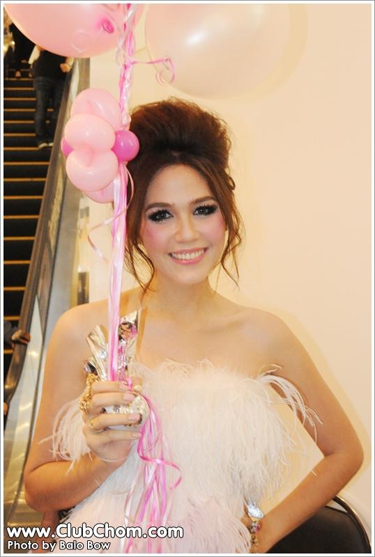 ชมพู่ อารยา เปิดตัวน้ำหอมคนเยอะมากๆ