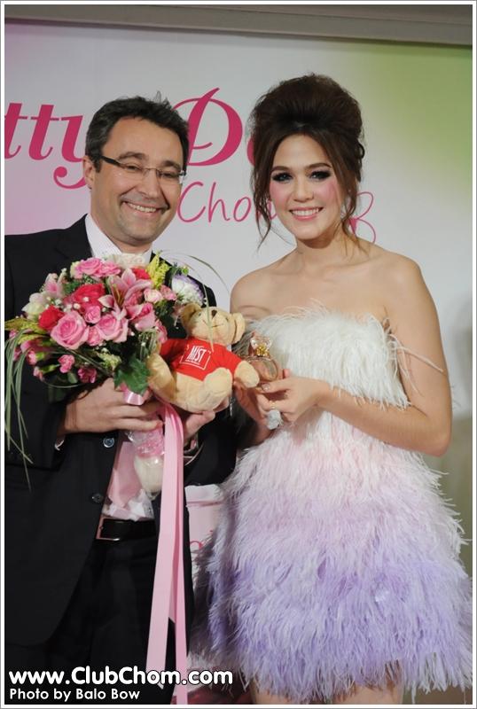 ชมพู่ อารยา เปิดตัวน้ำหอมคนเยอะมากๆ