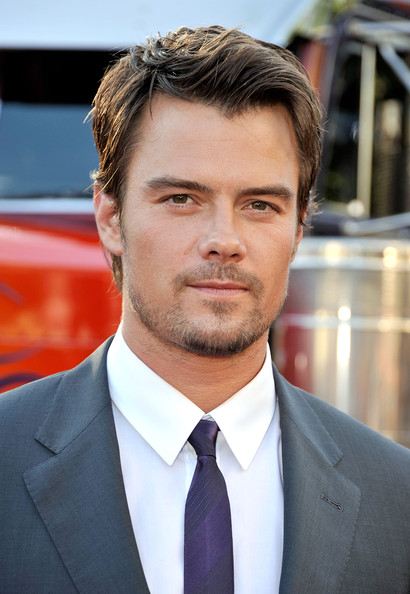วันนี้เด่นไปดู Tranformers3 มาชอบนักแสดงคนนี้มากค่ะ Josh Duhamel