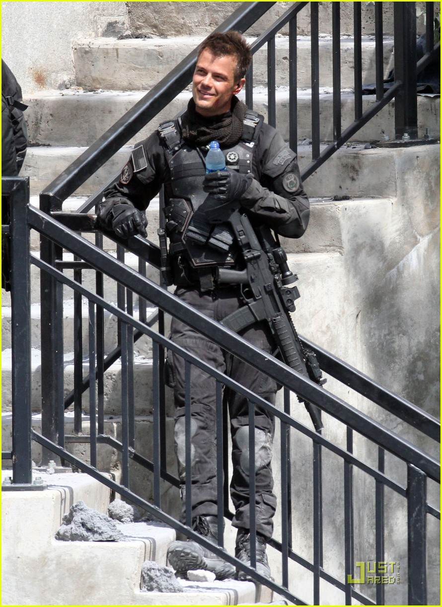 วันนี้เด่นไปดู Tranformers3 มาชอบนักแสดงคนนี้มากค่ะ Josh Duhamel