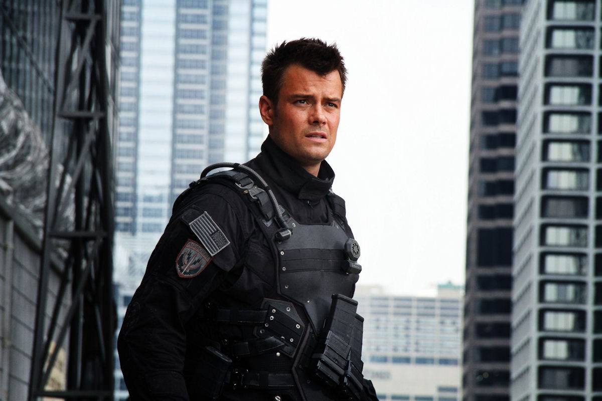 วันนี้เด่นไปดู Tranformers3 มาชอบนักแสดงคนนี้มากค่ะ Josh Duhamel