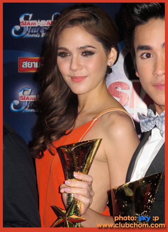ชมพู่ อารยา ในงานประกาศผลรางวัลสยามดารา 2011