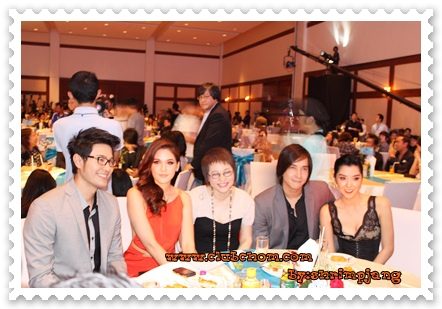 ชมพู่ อารยา ในงานประกาศผลรางวัลสยามดารา 2011