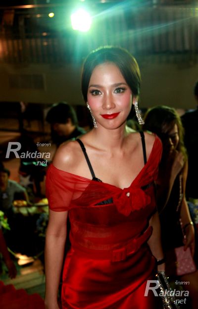 อั้ม งานสยามดารา สตาร์ส อวอร์ดส์ 2011