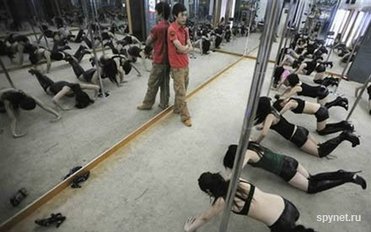 โรงเรียนสอนเต้นรูดเสาที่จีน แบบนี้ก็มีแฮะ!